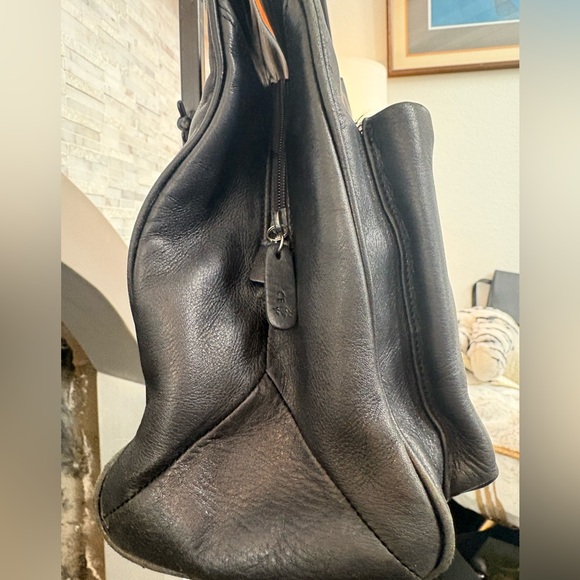 Vintage Cesti Collection black leather shoulder bag